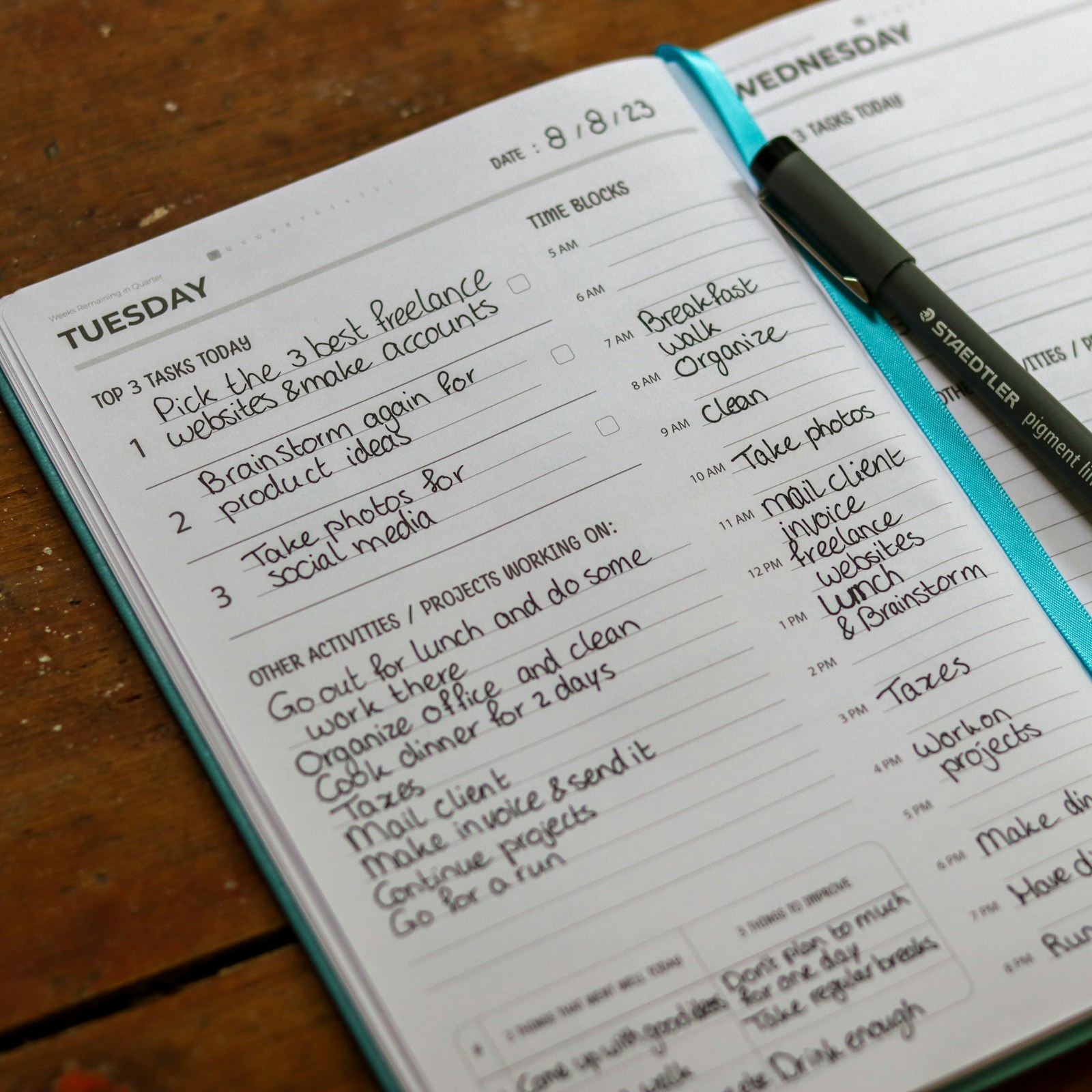 Conscious living meaning: what it actually is (and how to start without perfectionism)