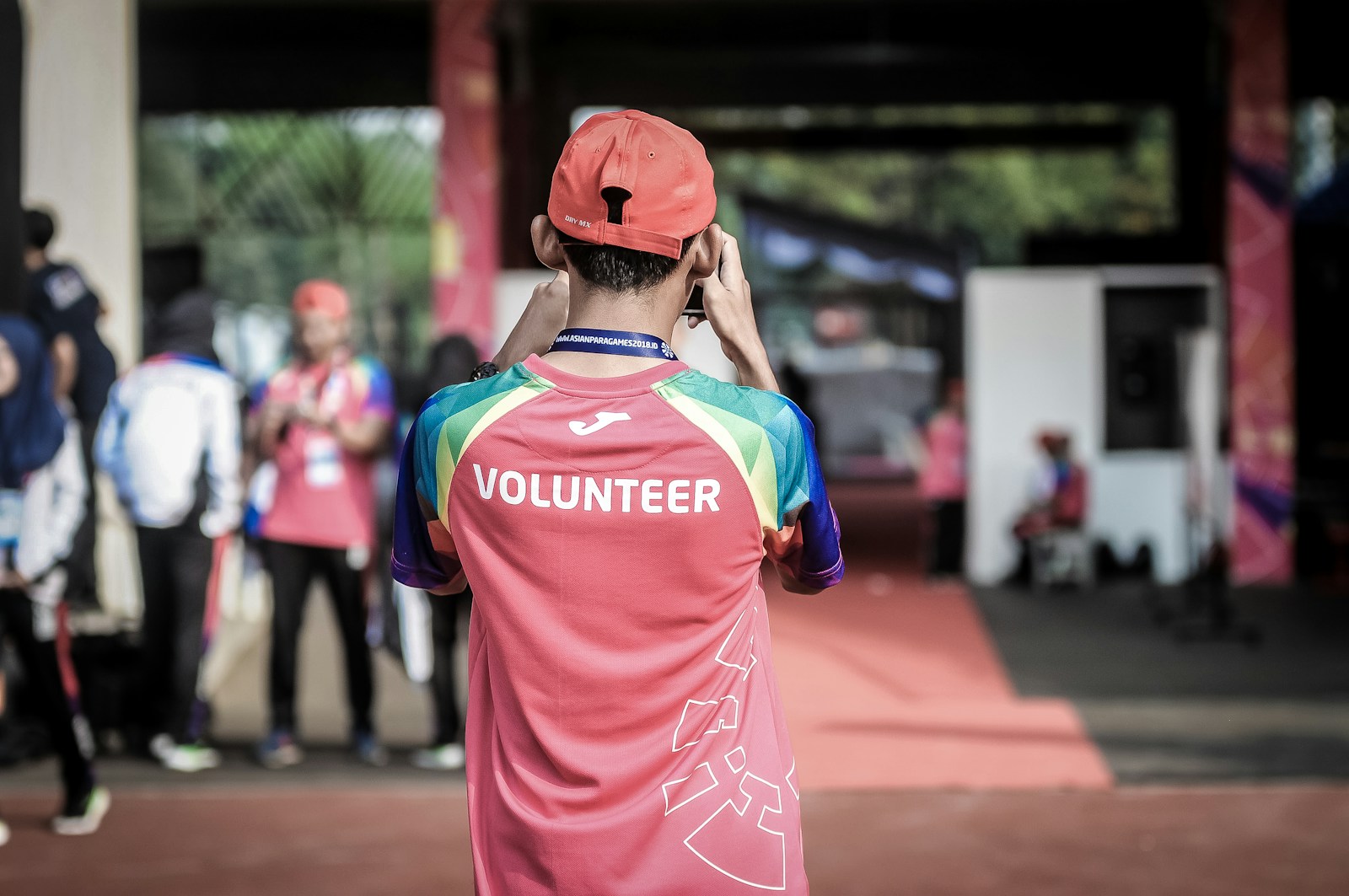 Activist apparel for a volunteer shift: dress for the work, not the photo Activist apparel for a volunteer shift: dress for the work, not the photo